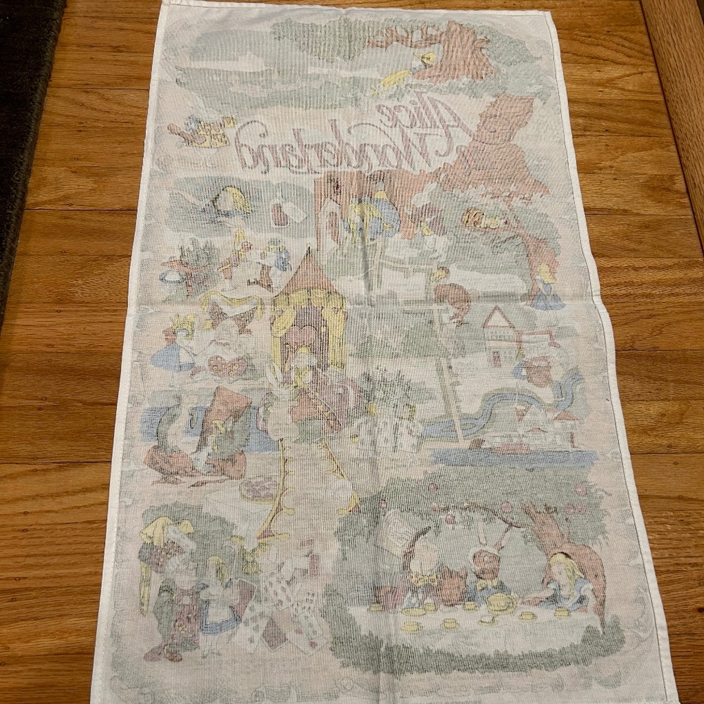 NWOT Alice's Shop Tea Towel - Alice in Wonderland Oxford Trail - Picture 3 of 6